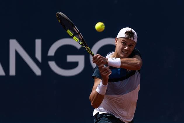Sport Bilder des Tages April 19, 2025, Barcelona, Barcelona, Spain: Holger Rune of Denmark during the semifinals between Karen Khachanov on Barcelona Open Banc Sabadell Trofeo Conde de Godo on April 19, 2025 in Barcelona, Spain. Barcelona Spain - ZUMAs316 20250419_znp_s316_018 Copyright: xMartixSeguraxRamonedax