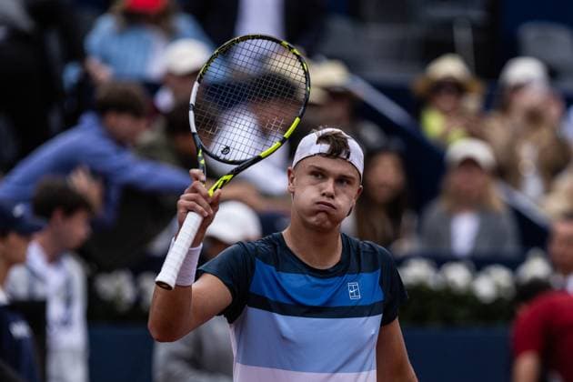 April 19, 2025, Barcelona, Barcelona, Spain: Holger Rune of Denmark during the semifinals between Karen Khachanov on Barcelona Open Banc Sabadell Trofeo Conde de Godo on April 19, 2025 in Barcelona, Spain. Barcelona Spain - ZUMAs316 20250419_znp_s316_040 Copyright: xMartixSeguraxRamonedax