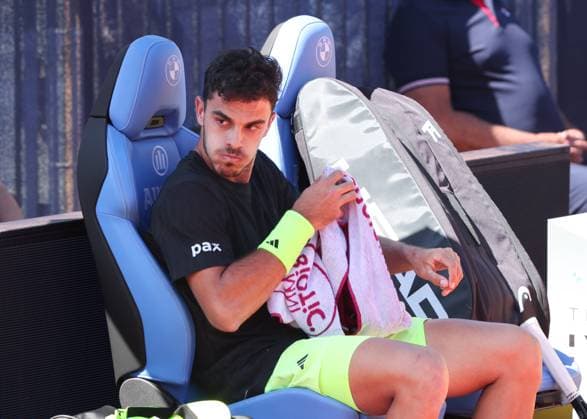 Francisco Cerundolo (ARG) sitzt auf der Bank waehrend der Spielpause Copyright: xJuergenxHasenkopfx