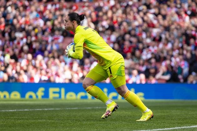 Football - 2024 2025 UEFA Women™s Champions League - Semi-Final - First Leg - Arsenal vs Olympique Lyonnais - Emirates Stadium - Saturday 19th April 2025 Manuela Zinsberger (Arsenal FC Women) at the Emirates Stadium COLORSPORT DANIEL BEARHAM  csp_ars_lyo_db_19042025_