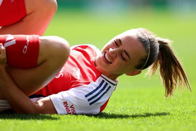 UEFA CL Women - Arsenal v Lyon 19 April 2025 London - UEFA Women™s Champions League semi final 1st leg - Arsenal v Olympique Lyonnais - Katie McCabe of Arsenal sustains an injury - (Photo by Mark Leech). London UK Copyright: xMarkxLeechxOffside