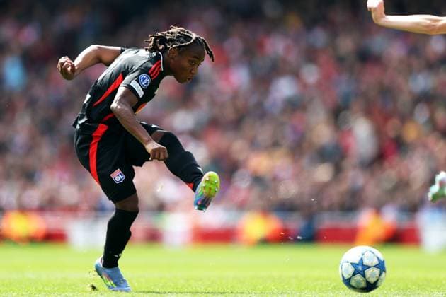 UEFA CL Women - Arsenal v Lyon 19 April 2025 London - UEFA Women™s Champions League semi final 1st leg - Arsenal v Olympique Lyonnais - Melchie Dumornay of Lyon shoots - (Photo by Mark Leech). London UK Copyright: xMarkxLeechxOffside