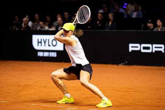 Im Bild Iga Swiatek Jelena Ostapenko LAT vs Iga Swiatek POL GER, Porsche Tennis Grand Prix GP Stuttgart 2025, WTA500, 19.04.2025 GER, Porsche Tennis Grand Prix GP Stuttgart 2025, WTA500, 19.04.2025 Stuttgart Copyright: xEibner-Pressefoto RogerxBuerkex EP