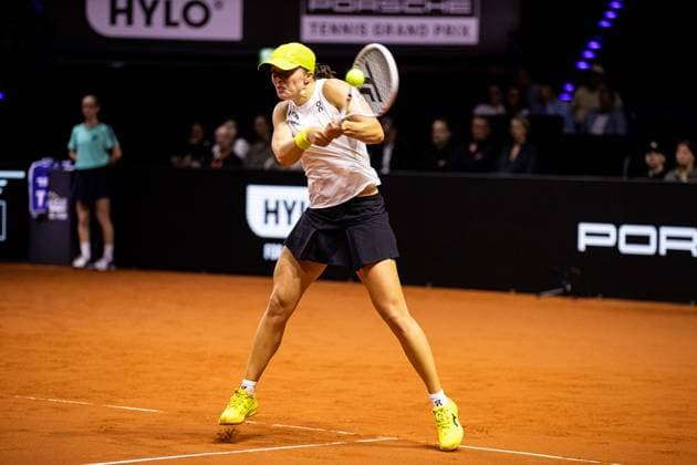 Im Bild Iga Swiatek Jelena Ostapenko LAT vs Iga Swiatek POL GER, Porsche Tennis Grand Prix GP Stuttgart 2025, WTA500, 19.04.2025 GER, Porsche Tennis Grand Prix GP Stuttgart 2025, WTA500, 19.04.2025 Stuttgart Copyright: xEibner-Pressefoto RogerxBuerkex EP
