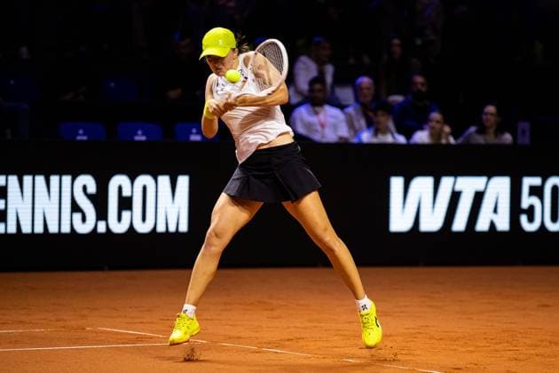 Im Bild Iga Swiatek Jelena Ostapenko LAT vs Iga Swiatek POL GER, Porsche Tennis Grand Prix GP Stuttgart 2025, WTA500, 19.04.2025 GER, Porsche Tennis Grand Prix GP Stuttgart 2025, WTA500, 19.04.2025 Stuttgart Copyright: xEibner-Pressefoto RogerxBuerkex EP