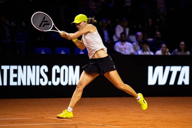 Im Bild Iga Swiatek Jelena Ostapenko LAT vs Iga Swiatek POL GER, Porsche Tennis Grand Prix GP Stuttgart 2025, WTA500, 19.04.2025 GER, Porsche Tennis Grand Prix GP Stuttgart 2025, WTA500, 19.04.2025 Stuttgart Copyright: xEibner-Pressefoto RogerxBuerkex EP
