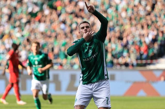 GER, 1.FBL SV Werder Bremen vs.VfL Bochum 19.04.2025, wohninvest Weserstadion, Bremen, GER, 1.FBL SV Werder Bremen vs.VfL Bochum im Bild picture shows Kein Tor Abseits. Jubel Marvin Ducksch (Werder Bremen 07)