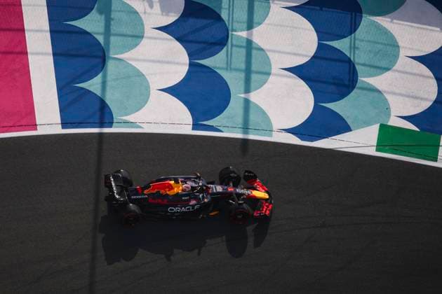 F1 - SAUDI ARABIAN GRAND PRIX 2025 01 VERSTAPPEN Max (nld), Red Bull Racing RB21, action during the Formula 1 STC Saudi Arabian Grand Prix 2025, 5th round of the 2025 FIA Formula One World Championship, WM, Weltmeisterschaft from April 18 to 20, 2025 on the Jeddah Corniche Circuit, in Jeddah, Saudi Arabia - JeddahSaudi Arabia  Copyright: xXavixBonillax