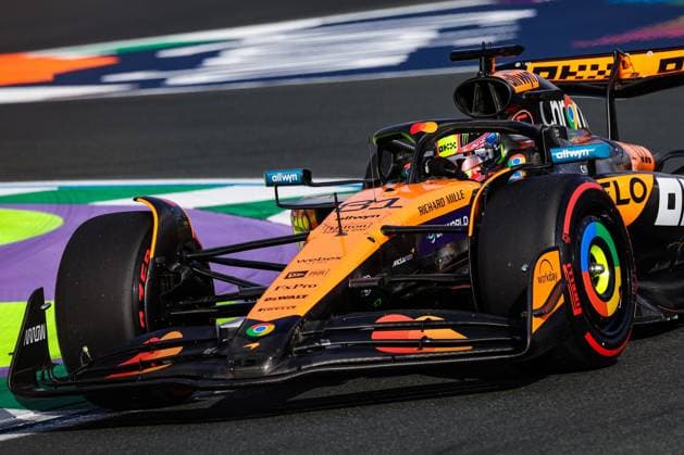 F1 - SAUDI ARABIAN GRAND PRIX 2025 81 PIASTRI Oscar (aus), McLaren F1 Team MCL39, action during the Formula 1 STC Saudi Arabian Grand Prix 2025, 5th round of the 2025 FIA Formula One World Championship, WM, Weltmeisterschaft from April 18 to 20, 2025 on the Jeddah Corniche Circuit, in Jeddah, Saudi Arabia - JeddahSaudi Arabia  Copyright: xFLORENTxGOODENx