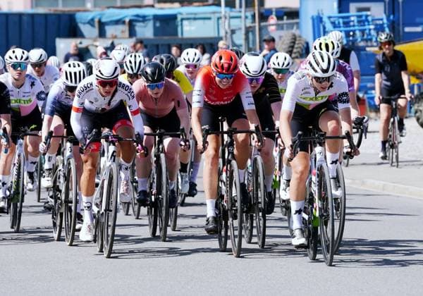 19.04.2025 44.GP Osterhas 2025. Frauen. 119 Pia Kummer (GER) Siegerin Aline Seitz (SU) Alessandra Keller Team Thoemus Maxon (SUI) in Rot.