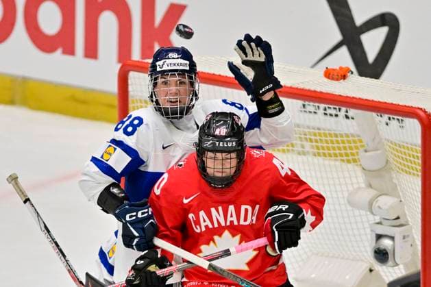 Ronja Savolainen of Finland, left, and Blayre Turnbull of Canada in action during the Ice hockey, Eishockey IIHF WomenÂ s World Championship, WM, Weltmeisterschaft semifinal match Canada vs Finland, Ceske Budejovice, Czech Republic, April 19, 2025. (CTKxPhoto VaclavxPancer) CTKPhotoP2025041905245  CTKPhotoP2025041905245