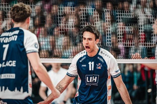 Volleyball Herren Saison 2024 2025 1. Volleyball Bundesliga Männer Halbfinale SVG Lüneburg vs. VfB Friedrichshafen 19.04.2025 Xander Wolf Wassenaar Ketrzynski ( 11, SVG Lüneburg) jubelt Lüneburg LKH Arena Niedersachsen Deutschland