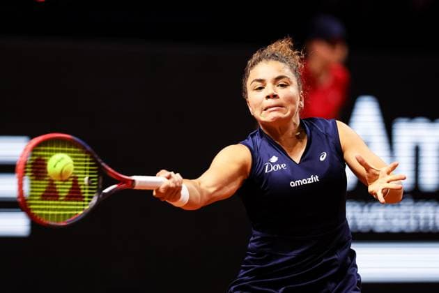 Im Bild Jasmine Paolini Coco Gauff USA vs Jasmine Paolini ITA GER, Porsche Tennis Grand Prix GP Stuttgart 2025, WTA500, 19.04.2025 GER, Porsche Tennis Grand Prix GP Stuttgart 2025, WTA500, 19.04.2025 Stuttgart Copyright: xEibner-Pressefoto RogerxBuerkex EP