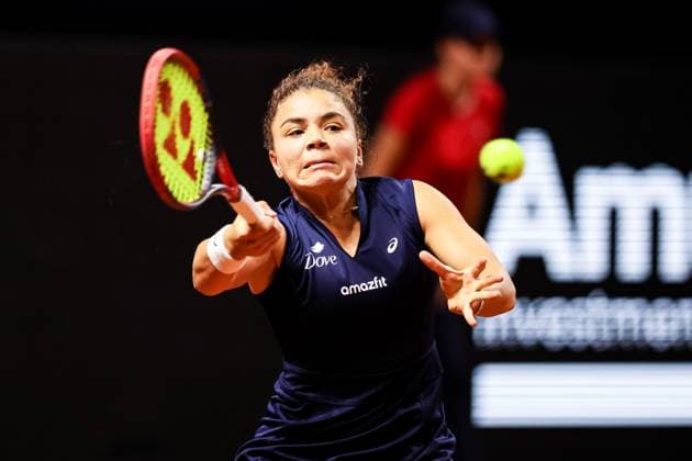 Im Bild Jasmine Paolini Coco Gauff USA vs Jasmine Paolini ITA GER, Porsche Tennis Grand Prix GP Stuttgart 2025, WTA500, 19.04.2025 GER, Porsche Tennis Grand Prix GP Stuttgart 2025, WTA500, 19.04.2025 Stuttgart Copyright: xEibner-Pressefoto RogerxBuerkex EP