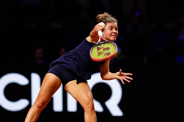 Im Bild Jasmine Paolini Coco Gauff USA vs Jasmine Paolini ITA GER, Porsche Tennis Grand Prix GP Stuttgart 2025, WTA500, 19.04.2025 GER, Porsche Tennis Grand Prix GP Stuttgart 2025, WTA500, 19.04.2025 Stuttgart Copyright: xEibner-Pressefoto RogerxBuerkex EP