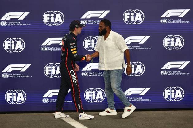 F1 Saudi Arabian Grand Prix 2025 Qualifying Max Verstappen of Red Bull Racing and Anthony Anderson after qualifying ahead of the Formula 1 Saudi Arabian Grand Prix at Jeddah Corniche Circuit in Jeddah, Saudi Arabia on April 19, 2025. Jeddah Saudi Arabia  Copyright: xJakubxPorzyckix originalFilename:porzycki-f1saudia250419_npNT2.jpg