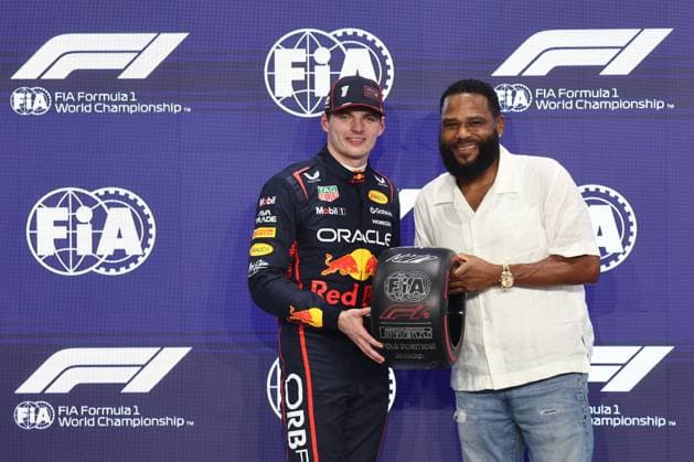 F1 Saudi Arabian Grand Prix 2025 Qualifying Max Verstappen of Red Bull Racing and Anthony Anderson after qualifying ahead of the Formula 1 Saudi Arabian Grand Prix at Jeddah Corniche Circuit in Jeddah, Saudi Arabia on April 19, 2025. Jeddah Saudi Arabia  Copyright: xJakubxPorzyckix originalFilename:porzycki-f1saudia250419_npYy8.jpg