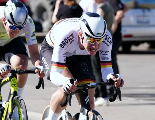 19.04.2025 44.GP Osterhas 2025. Herren Bild : Dario Rapps Deutscher Kriterium Meister Team RSC Auto Brosch Kempten Aktion Peleton Fahrerfeld