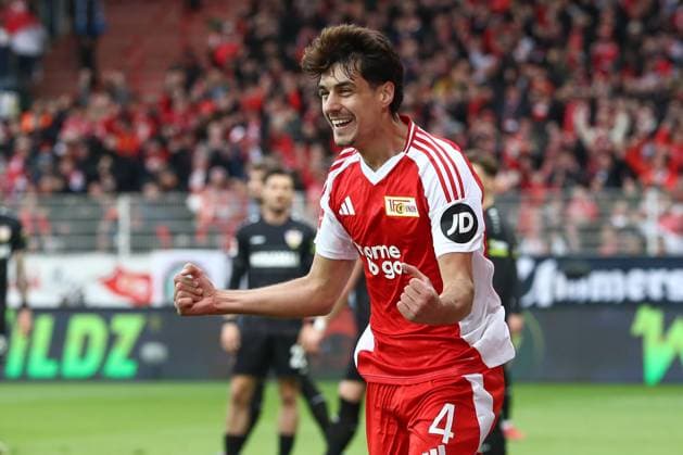 19.04.2025, xtgx, Fussball 1. Bundesliga, 1. FC Union Berlin - VfB Stuttgart emspor, v.l. Diogo Leite (Union Berlin, 4) Jubel, Torjubel, jubelt ueber das Tor, celebrate the goal, celebration (DFL DFB REGULATIONS PROHIBIT ANY USE OF PHOTOGRAPHS as IMAGE SEQUENCES and or QUASI-VIDEO) Berlin