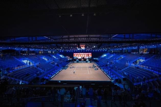 Feature, Symbolbild, Blick auf den Center Court. xettx, Deutschland, Stuttgart, 20.04.2025, Tennis, Porsche Tennis Grand Prix, 2025, Halbfinale, E.Alexandrova - J.Ostapenko, Porsche Arena Foto: A2 Bildagentur Peter Hartenfelser