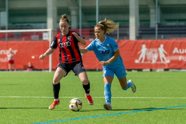 Ingolstadt, Deutschland 20. April 2025: 2. BL - Frauen - 2024 2025 - FC Ingolstadt 04 vs. VfL Bochum Im Bild: v. li. im Zweikampf Ivana Slipcevic (FCI) und Mara Wilhelm (Bochum) MTV-Stadion Bayern Copyright: xFotostandx xSchäferx