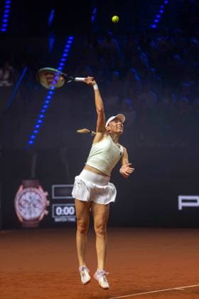 Ekaterina Alexandrova. xettx, Deutschland, Stuttgart, 20.04.2025, Tennis, Porsche Tennis Grand Prix, 2025, Halbfinale, E.Alexandrova - J.Ostapenko, Porsche Arena Foto: A2 Bildagentur Peter Hartenfelser