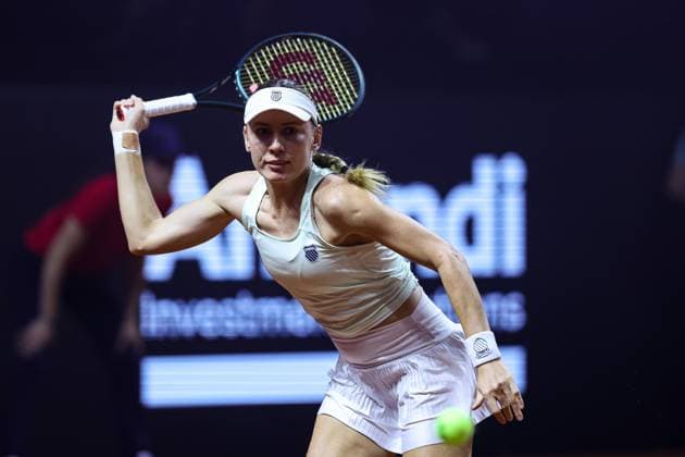 Im Bild Ekaterina Alexandrova Halbfinale Ekaterina Alexandrova vs Jelena Ostapenko LAT GER, Porsche Tennis Grand Prix GP Stuttgart 2025, WTA500, 20.04.2025 GER, Porsche Tennis Grand Prix GP Stuttgart 2025, WTA500, 20.04.2025 Stuttgart Copyright: xEibner-Pressefoto RogerxBuerkex EP