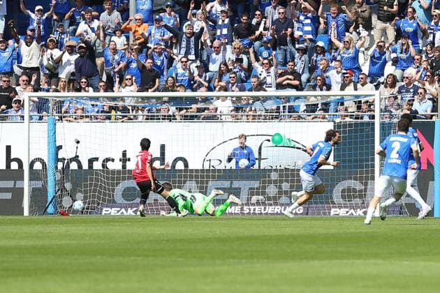 20.04.2025, xrekx, Fussball 2.Bundesliga, SV Darmstadt 98 - Hannover 96 v.l. Torjubel nach dem Tor zum 1:0 celebrating the goal celebrate durch Fraser Hornby (SV Darmstadt 98) (DFL DFB REGULATIONS PROHIBIT ANY USE OF PHOTOGRAPHS as IMAGE SEQUENCES and or QUASI-VIDEO) Darmstadt