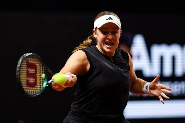 Im Bild Jelena Ostapenko Halbfinale Ekaterina Alexandrova vs Jelena Ostapenko LAT GER, Porsche Tennis Grand Prix GP Stuttgart 2025, WTA500, 20.04.2025 GER, Porsche Tennis Grand Prix GP Stuttgart 2025, WTA500, 20.04.2025 Stuttgart Copyright: xEibner-Pressefoto RogerxBuerkex EP