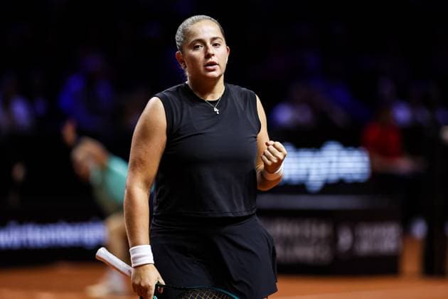 Im Bild Jelena Ostapenko Halbfinale Ekaterina Alexandrova vs Jelena Ostapenko LAT GER, Porsche Tennis Grand Prix GP Stuttgart 2025, WTA500, 20.04.2025 GER, Porsche Tennis Grand Prix GP Stuttgart 2025, WTA500, 20.04.2025 Stuttgart Copyright: xEibner-Pressefoto RogerxBuerkex EP
