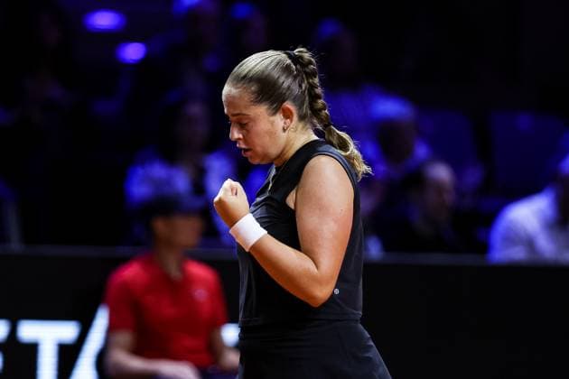 Im Bild Jelena Ostapenko Halbfinale Ekaterina Alexandrova vs Jelena Ostapenko LAT GER, Porsche Tennis Grand Prix GP Stuttgart 2025, WTA500, 20.04.2025 GER, Porsche Tennis Grand Prix GP Stuttgart 2025, WTA500, 20.04.2025 Stuttgart Copyright: xEibner-Pressefoto RogerxBuerkex EP