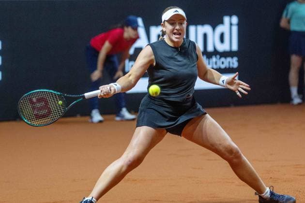 Jelena Ostapenko (LAT). xettx, Deutschland, Stuttgart, 20.04.2025, Tennis, Porsche Tennis Grand Prix, 2025, Halbfinale, E.Alexandrova - J.Ostapenko, Porsche Arena Foto: A2 Bildagentur Peter Hartenfelser