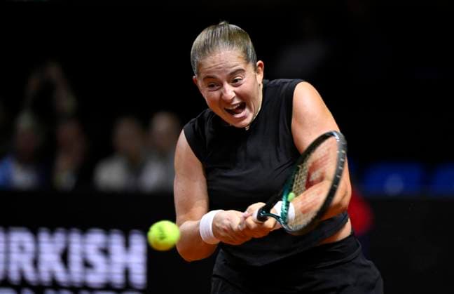 Jelena Ostapenko (LAT) Aktion Tennis Damen Porsche-Cup Porsche Tennis Grand Prix GP Stuttgart 2025 Porsche Arena 20.04.2024 DFL REGULATIONS PROHIBIT ANY USE OF PHOTOGRAPHS AS IMAGE SEQUENCES AND OR QUASI-VIDEO Tennis Damen Porsche-Cup Porsche Tennis Grand Prix GP Stuttgart 2025