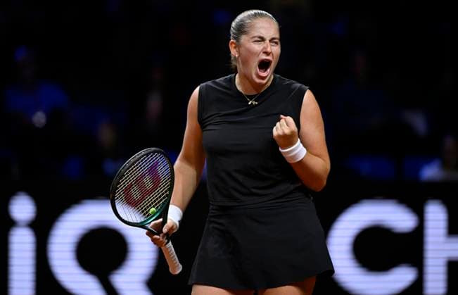Jelena Ostapenko (LAT) Jubel, Freude, Emotion, emotional, jubelt, Glueck, gluecklich, Tennis Damen Porsche-Cup Porsche Tennis Grand Prix GP Stuttgart 2025 Porsche Arena 20.04.2024 DFL REGULATIONS PROHIBIT ANY USE OF PHOTOGRAPHS AS IMAGE SEQUENCES AND OR QUASI-VIDEO Tennis Damen Porsche-Cup Porsche Tennis Grand Prix GP Stuttgart 2025