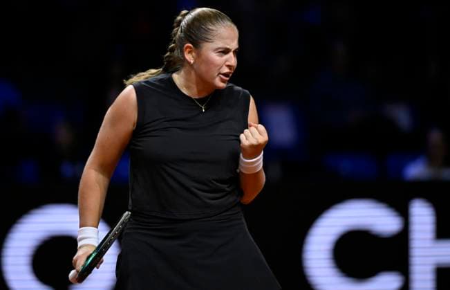 Jelena Ostapenko (LAT) Jubel, Freude, Emotion, emotional, jubelt, Glueck, gluecklich, Tennis Damen Porsche-Cup Porsche Tennis Grand Prix GP Stuttgart 2025 Porsche Arena 20.04.2024 DFL REGULATIONS PROHIBIT ANY USE OF PHOTOGRAPHS AS IMAGE SEQUENCES AND OR QUASI-VIDEO Tennis Damen Porsche-Cup Porsche Tennis Grand Prix GP Stuttgart 2025