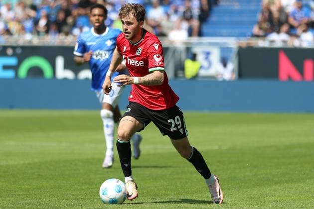 20.04.2025, xrekx, Fussball 2.Bundesliga, SV Darmstadt 98 - Hannover 96 v.l. Kolja Oudenne (Hannover 96) (DFL DFB REGULATIONS PROHIBIT ANY USE OF PHOTOGRAPHS as IMAGE SEQUENCES and or QUASI-VIDEO) Darmstadt