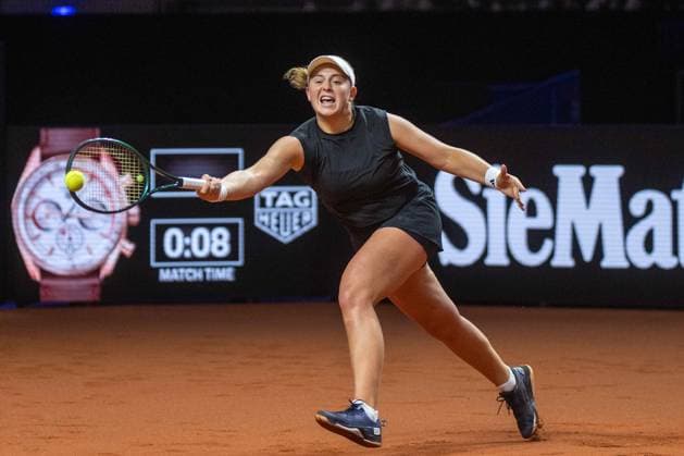 Jelena Ostapenko (LAT). xettx, Deutschland, Stuttgart, 20.04.2025, Tennis, Porsche Tennis Grand Prix, 2025, Halbfinale, E.Alexandrova - J.Ostapenko, Porsche Arena Foto: A2 Bildagentur Peter Hartenfelser
