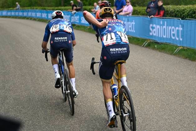 Amstel Gold Race 2025 cycling race VALKENBURG, THE NETHERLANDS - APRIL 20 : Vansevenant Mauri (BEL) of Soudal Quick-Step, Evenepoel Remco (BEL) of Soudal Quick-Step during the Men Elite UCI World Tour 59th Amstel Gold Race cycling race with start in Maastricht and finish in Valkenburg (255,9 km) on April 20, 2025 in Valkenburg, The Netherlands, 20 04 2025 ( Motordriver Kenny Verfaillie & Valkenburg The Netherlands  Copyright: xNicoxVereeckenx
