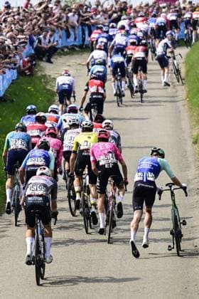 French Dorian Godon of Decathlon AG2R La Mondiale Team having mechanical problems during a climb at the men elite Amstel Gold Race one day cycling race, 255,9 km from Maastricht to Valkenburg, The Netherlands, Sunday 20 April 2025. DIRKxWAEM  x121309332x