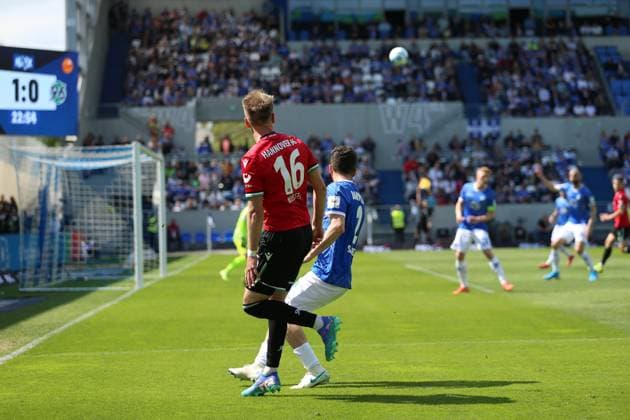 20.04.2025, xrekx, Fussball 2.Bundesliga, SV Darmstadt 98 - Hannover 96 v.l. Havard Nielsen (Hannover 96) (DFL DFB REGULATIONS PROHIBIT ANY USE OF PHOTOGRAPHS as IMAGE SEQUENCES and or QUASI-VIDEO) Darmstadt