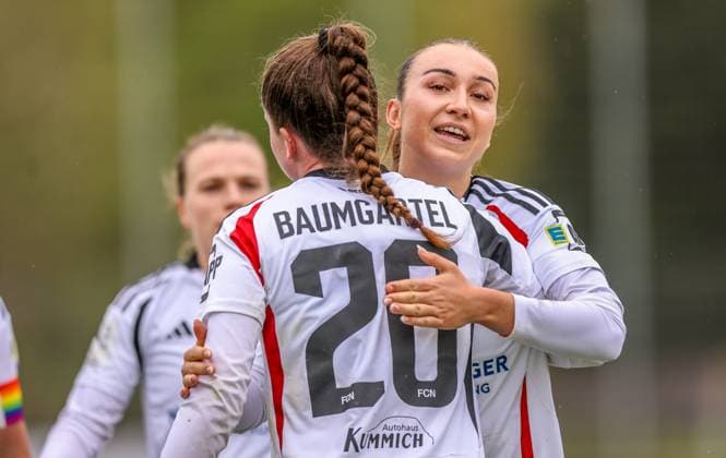 GER, Freiburg, SC Freiburg II vs FC Nürnberg, 2. Frauen Bundesliga, Fussball, DFB, Spielzeit 2024 2025, Möslestadion, 22. Spieltag, im Bild v.l.: Nastassja Lein (FC Nürnberg 24) erzielt nach Vorlage von Jacqueline Baumgärtel (FC Nürnberg 20) das Tor zum 1:0 für Nürnberg und jubelt mit dem Team DFB DFL REGULATIONS PROHIBIT ANY USE OF PHOTOGRAPHS AS IMAGE SEQUENCES AND OR QUASI-VIDEO, 20.04.2025, Copyright: HMBxMedia HendrikxHamelau
