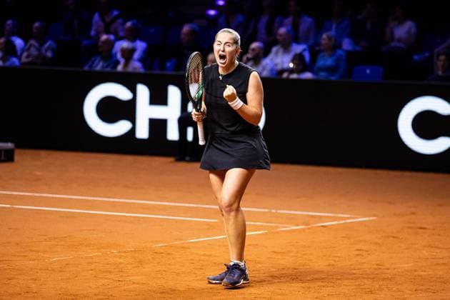 Im Bild Jelena Ostapenko besiegt Ekaterina Alexandrova mit geballter Faust und Siegesschrei Halbfinale Ekaterina Alexandrova vs Jelena Ostapenko LAT GER, Porsche Tennis Grand Prix GP Stuttgart 2025, WTA500, 20.04.2025 GER, Porsche Tennis Grand Prix GP Stuttgart 2025, WTA500, 20.04.2025 Stuttgart Copyright: xEibner-Pressefoto RogerxBuerkex EP