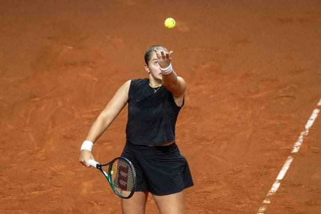 Jelena Ostapenko (LAT). xettx, Deutschland, Stuttgart, 20.04.2025, Tennis, Porsche Tennis Grand Prix, 2025, Halbfinale, E.Alexandrova - J.Ostapenko, Porsche Arena Foto: A2 Bildagentur Peter Hartenfelser