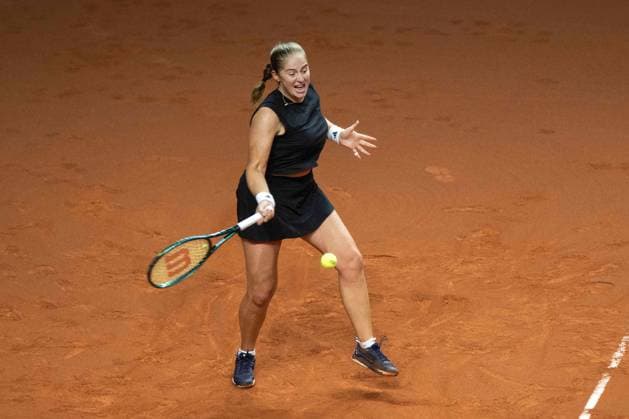 Jelena Ostapenko (LAT). xettx, Deutschland, Stuttgart, 20.04.2025, Tennis, Porsche Tennis Grand Prix, 2025, Halbfinale, E.Alexandrova - J.Ostapenko, Porsche Arena Foto: A2 Bildagentur Peter Hartenfelser