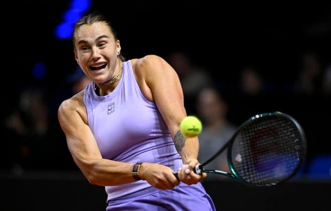 Aryna Sabalenka (BLR) Aktion Tennis Damen Porsche-Cup Porsche Tennis Grand Prix GP Stuttgart 2025 Porsche Arena 20.04.2024 DFL REGULATIONS PROHIBIT ANY USE OF PHOTOGRAPHS AS IMAGE SEQUENCES AND OR QUASI-VIDEO Tennis Damen Porsche-Cup Porsche Tennis Grand Prix GP Stuttgart 2025