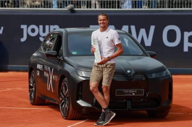 Alexander Zverev mit Pokal und Sieger Auto, Siegerehrung, Presentation Copyright: xJuergenxHasenkopfx