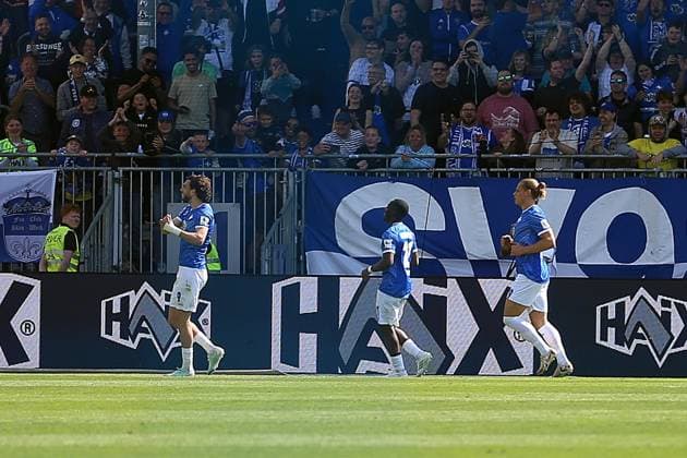 20.04.2025, xrekx, Fussball 2.Bundesliga, SV Darmstadt 98 - Hannover 96 v.l. Torjubel nach dem Tor zum 3:1 celebrating the goal celebrate durch Fraser Hornby (SV Darmstadt 98) (DFL DFB REGULATIONS PROHIBIT ANY USE OF PHOTOGRAPHS as IMAGE SEQUENCES and or QUASI-VIDEO) Darmstadt