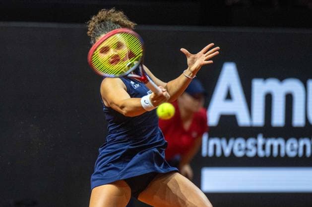 Sport Themen der Woche KW16 Jasmin Paolini (ITA). xettx, Deutschland, Stuttgart, 20.04.2025, Tennis, Porsche Tennis Grand Prix, 2025, Halbfinale, A.Sabalenka - J.Paolini (ITA), Porsche Arena Foto: A2 Bildagentur Peter Hartenfelser *** Jasmin Paolini ITA xettx, Germany, Stuttgart, 20 04 2025, Tennis, Porsche Tennis Grand Prix, 2025, Semifinal, A Sabalenka J Paolini ITA , Porsche Arena Foto A2 Bildagentur Peter Hartenfelser