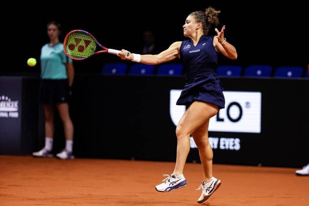 Im Bild Jasmine Paolini ITA Halbfinale Aryna Sabalenka vs Jasmine Paolini ITA GER, Porsche Tennis Grand Prix GP Stuttgart 2025, WTA500, 20.04.2025 GER, Porsche Tennis Grand Prix GP Stuttgart 2025, WTA500, 20.04.2025 Stuttgart Copyright: xEibner-Pressefoto RogerxBuerkex EP