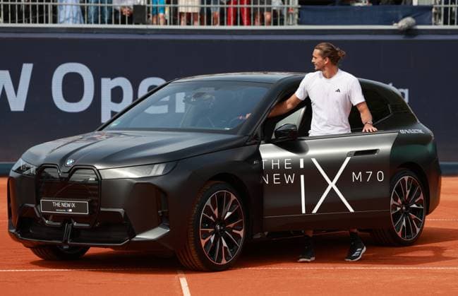 Sieger Alexander Zverev steigt in das Auto ein, Siegerehrung, Presentation Tennis - BMW Open 2025 - ATP, Tennis Herren 500 - MTTC Iphitos - Munich - - Germany - 20 April 2025. Copyright: xJuergenxHasenkopfx